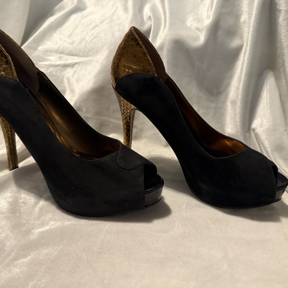 Guess suede Black and bronze/Gold Peep-Toe Heels